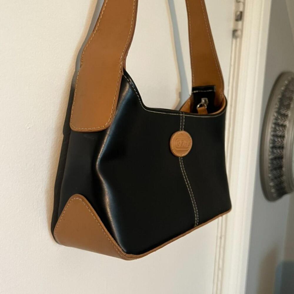 Vintage \ black leather shoulder bag